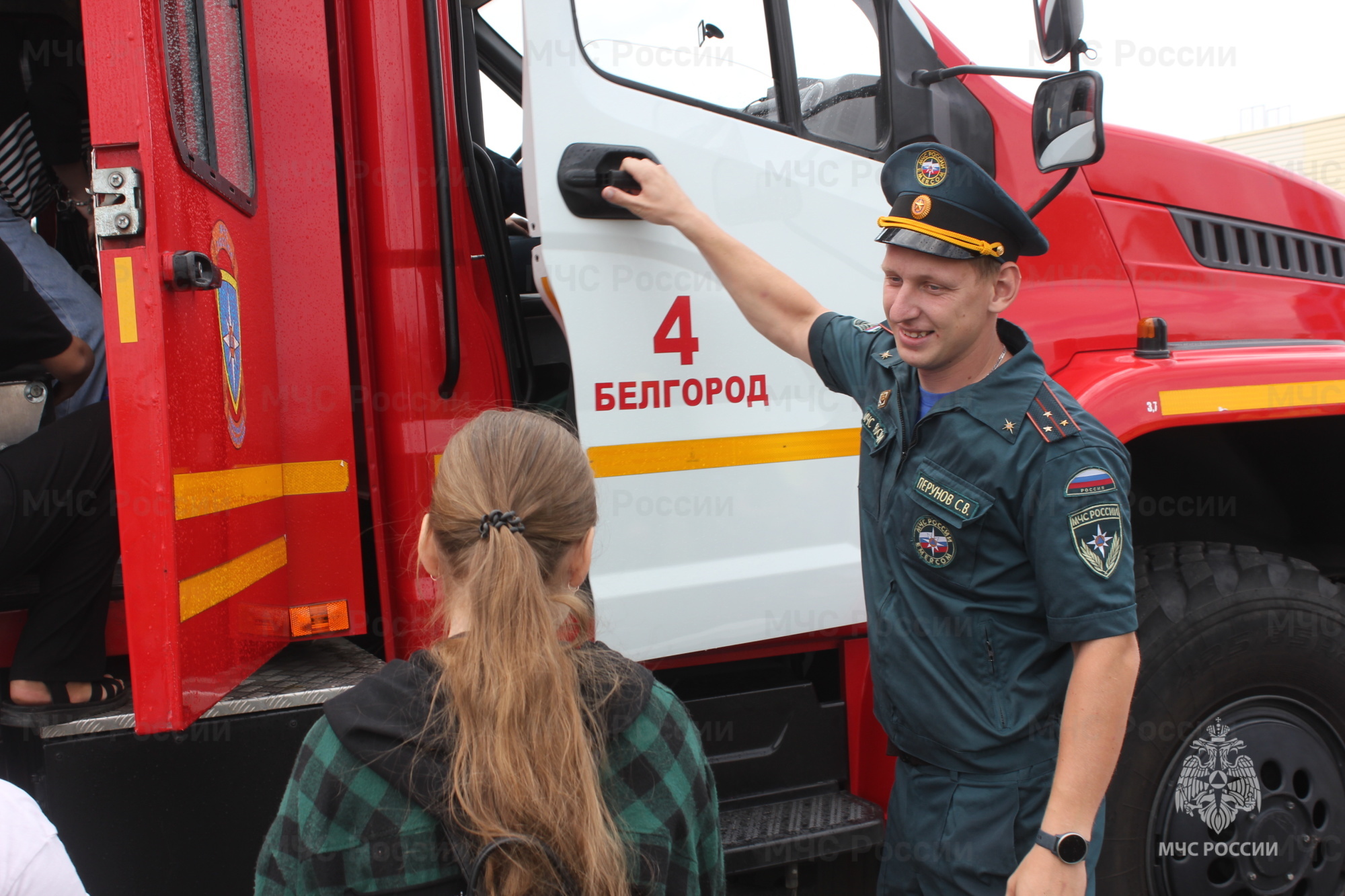 Школьники познакомились с буднями спасателей и пожарных | 24.07.2023 |  Белгород - БезФормата