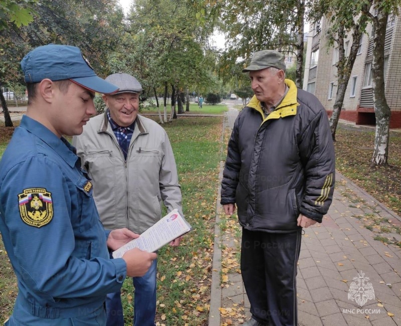 Сотрудники МЧС России проводят рейды, чтобы напомнить о безопасности в отопительный период