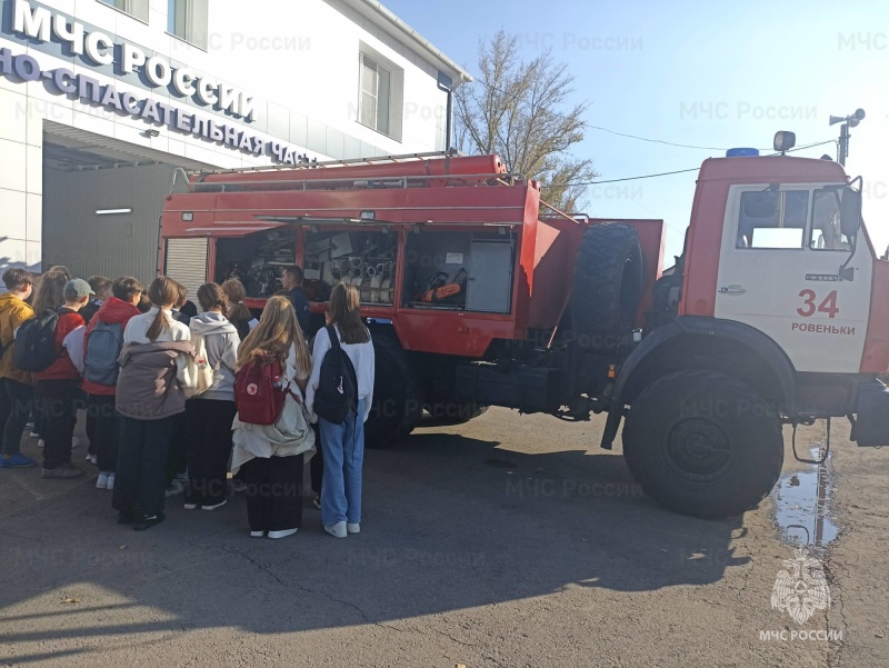 Взгляд изнутри: школьники побывали на экскурсии в пожарно-спасательной части